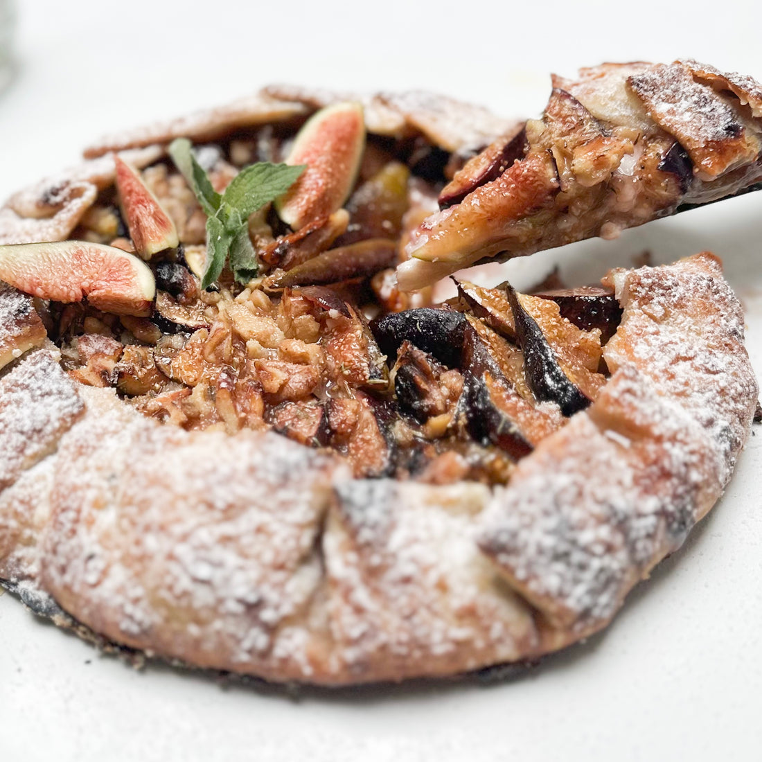 Galette de higos, queso de cabra, miel y nueces