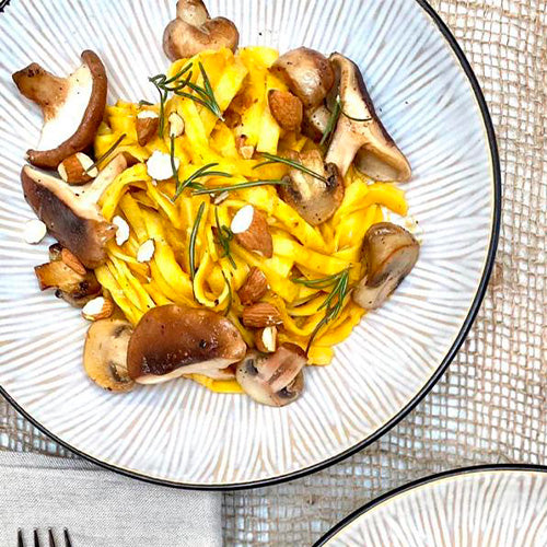 Pasta fresca con salsa de zapallo asado. (2 personas)